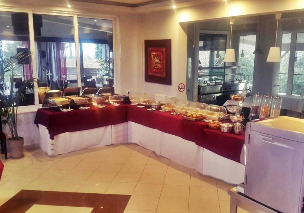 Assembly Hotel Anchialos Bagian luar foto