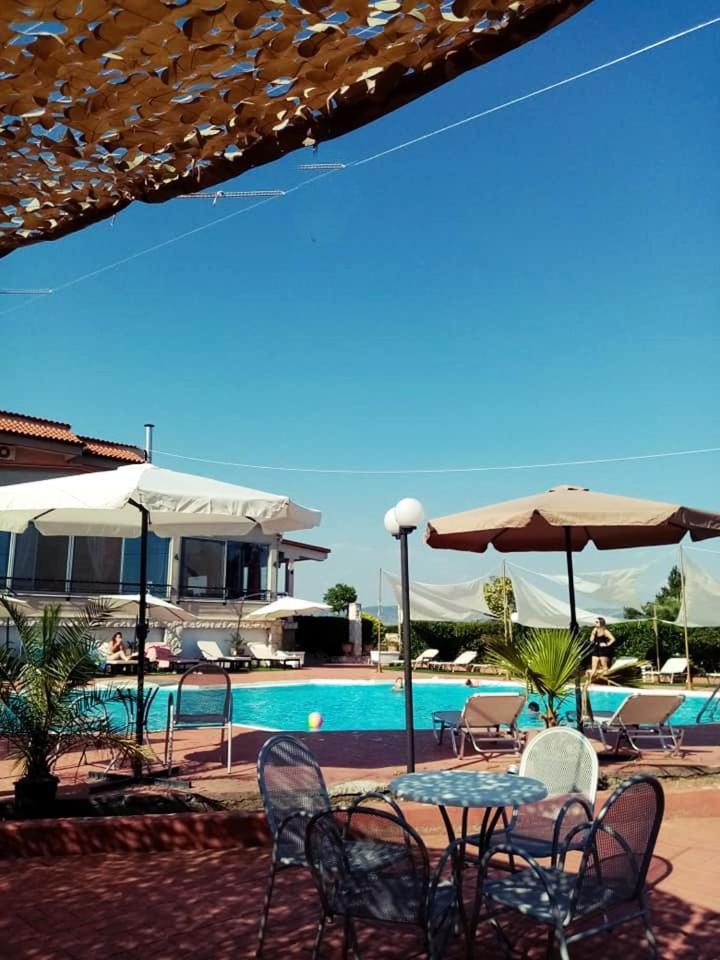 Assembly Hotel Anchialos Bagian luar foto