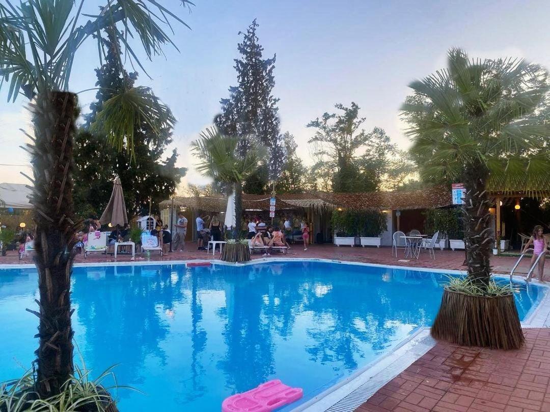 Assembly Hotel Anchialos Bagian luar foto